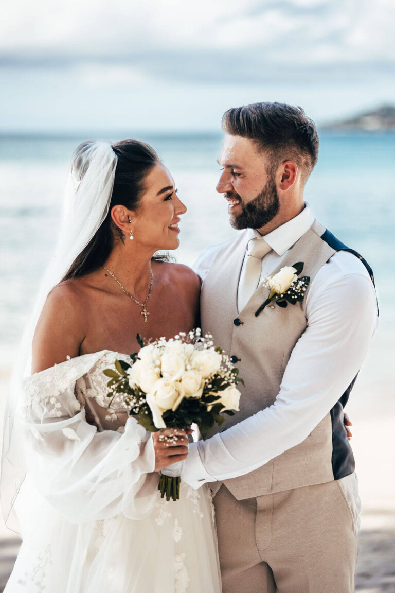 Hochzeitsbegleitung von einem wunderschönem Brautpaar.